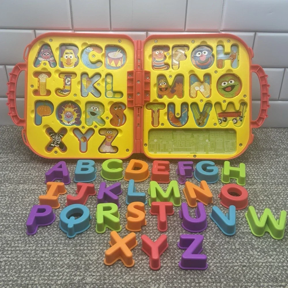 Sesame Streets Elmo On The Go ABC Carrying Case With ALL Letters!